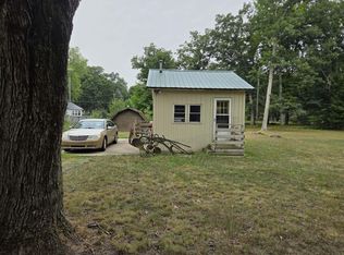 931 S Pierce Rd, White Cloud, MI 49349