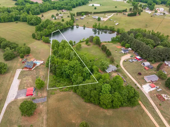 901 Iron Bridge Rd, Cowpens, SC 29330