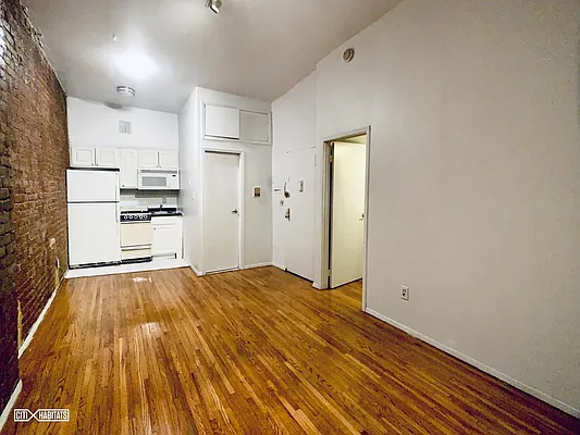 Rented by Citi Habitats | media 11