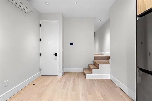 542 Newark Ave #2L — Photo 4