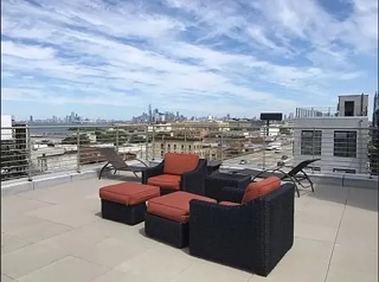 Rented by Compass | media 14