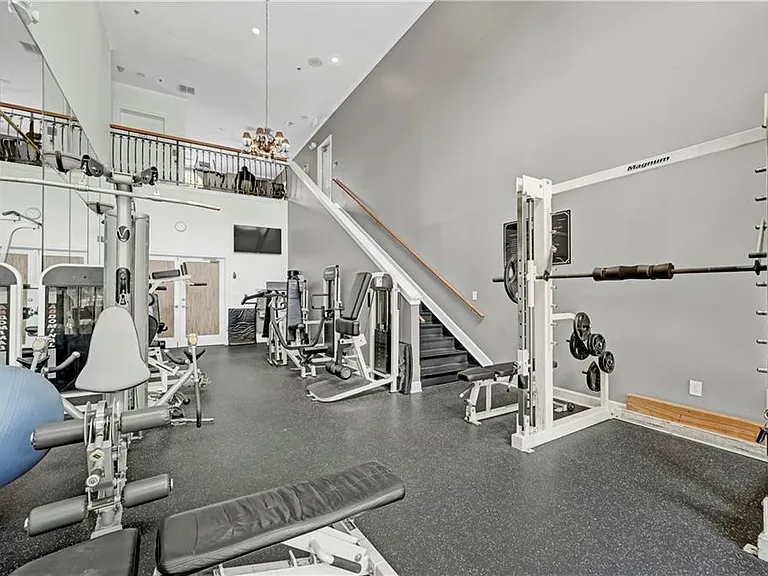 3777 Peachtree Rd NE #1733 — Photo 32
