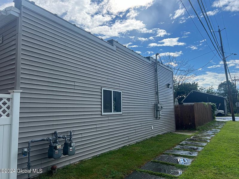 3rd image of 278 3rd Avenue
