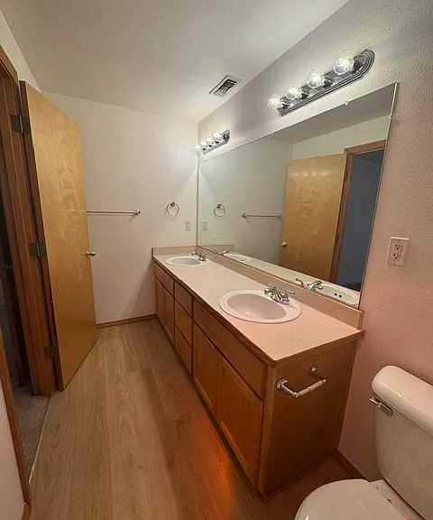 1323 Golden Park Dr #B — Photo 14