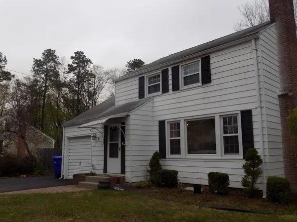 81 Donbray Rd, Springfield, MA 01119