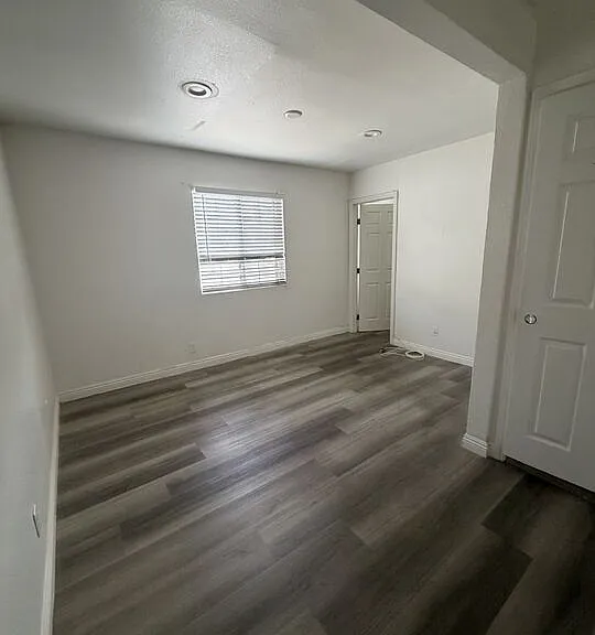 626 E San Antonio Dr — Photo 1