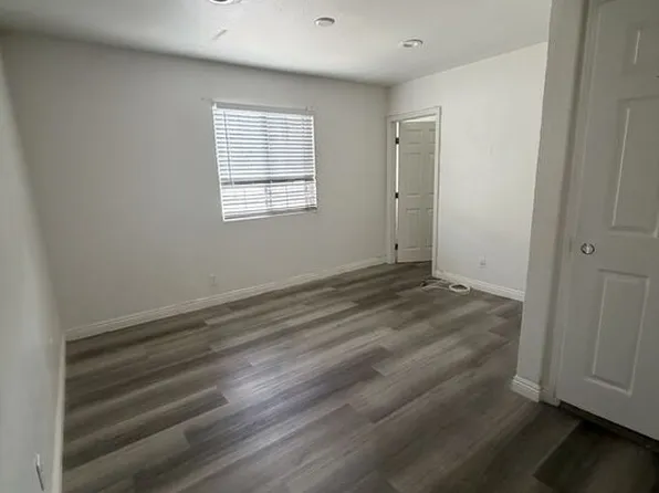 626 E San Antonio Dr, Long Beach, CA 90807