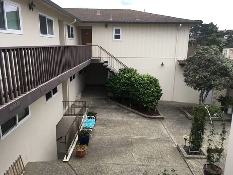 222 Laine St — Photo 3