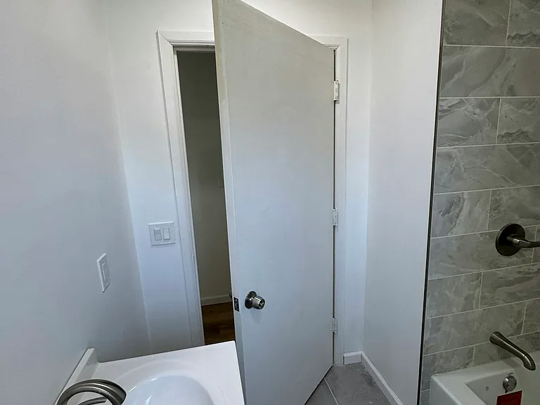 615 Chandler Ave #1 — Photo 3