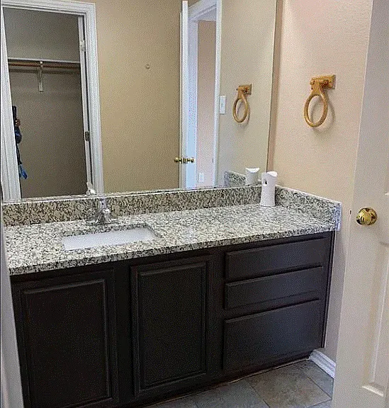 2202 Brookview Dr — Photo 13