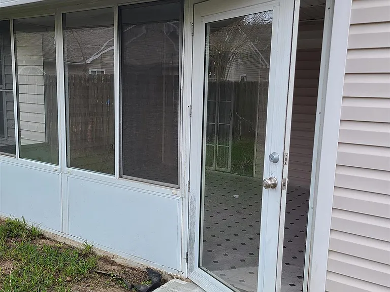 112 Mirabelle Cir — Photo 21