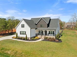 7412 Kingsley Pl, Stokesdale, NC 27357