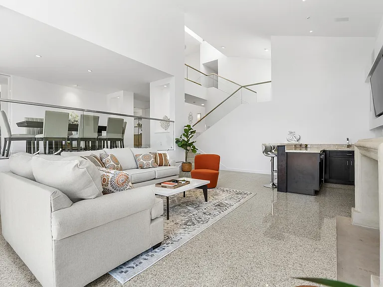 715 Bayside Dr — Photo 13