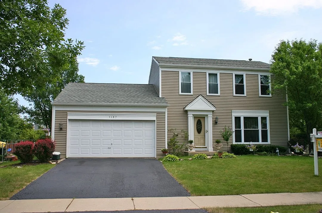 1197 Narragansett Dr photo 1