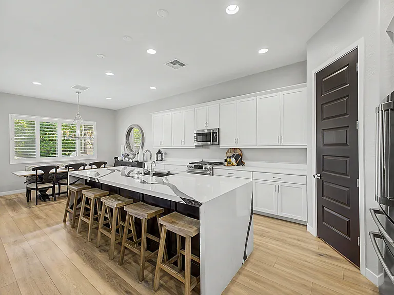 500 S Heron Ln #A — Photo 4