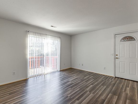 3rd image of 22 Eastwood Ct #126