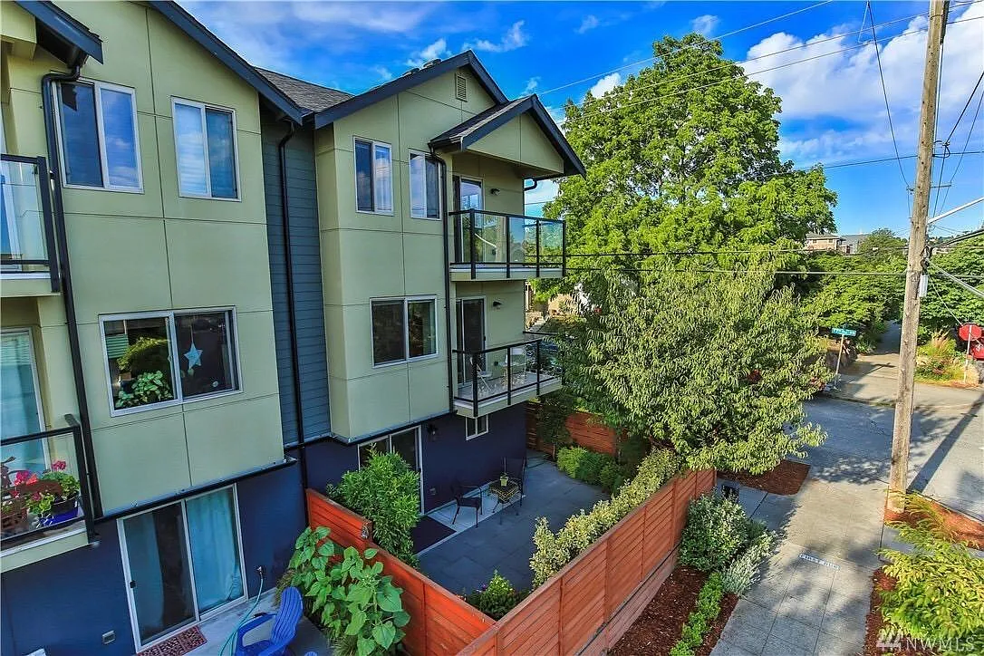 Building Photo - 5901 17th Ave NW