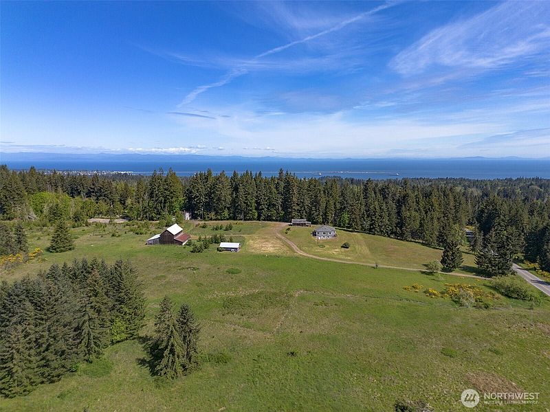 5th image of 5118 S Mount Angeles Road