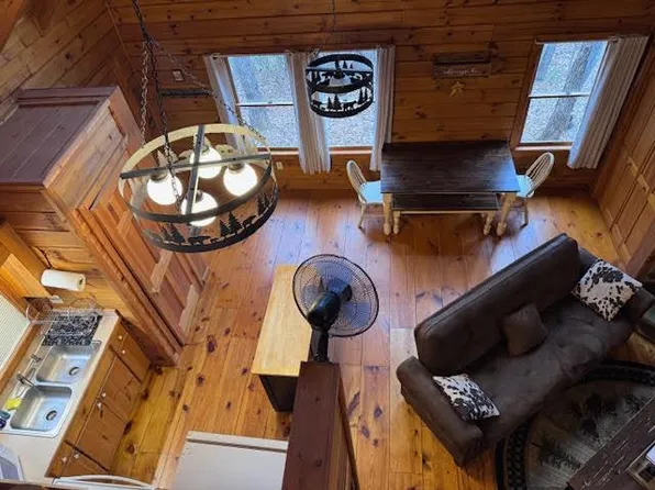 726 Cherry Lake Dr, Blue Ridge, GA 30513