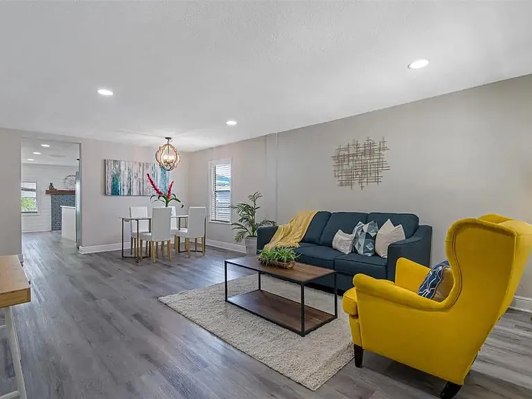 1320 E Giddens Ave — Photo 19