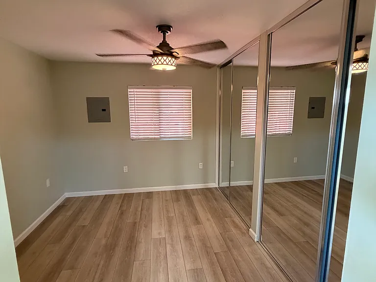 5025 College Ave — Photo 11