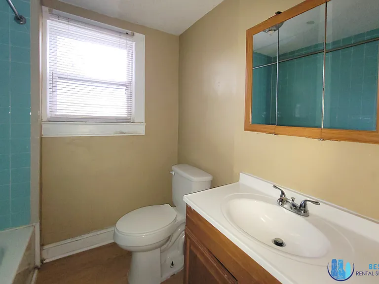 2441 E Magnolia St — Photo 11