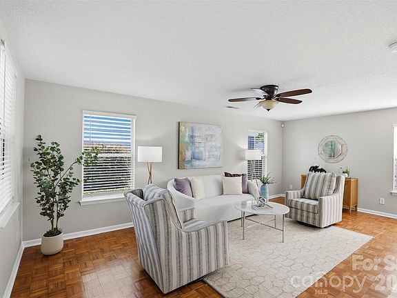 5th image of 3008 Parkland Dr