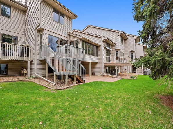 1330 Sunview Dr, Shoreview, MN 55126