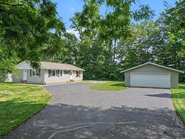 410 N Bluff St, Berrien Springs, MI 49103