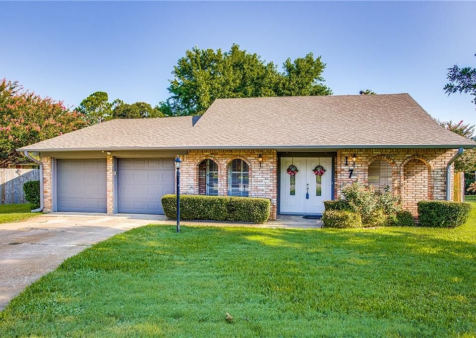 1st image of 1713 Oakhill Dr