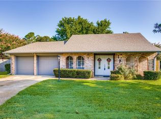 1713 Oakhill Dr, Sherman, TX 75092