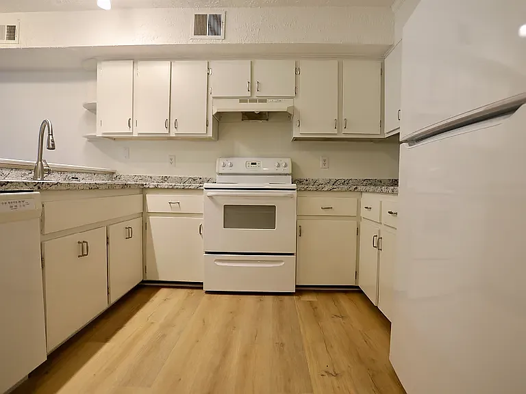 2 bed, 2.5 bath, 1280 sqft, $1,900 — Photo 3