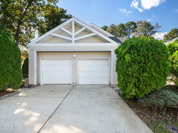 16 Newport Road, Stafford, NJ 08050