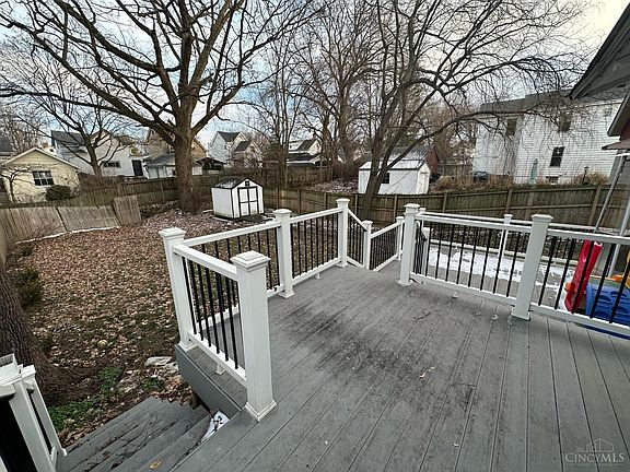 4th image of 3826 Isabella Ave