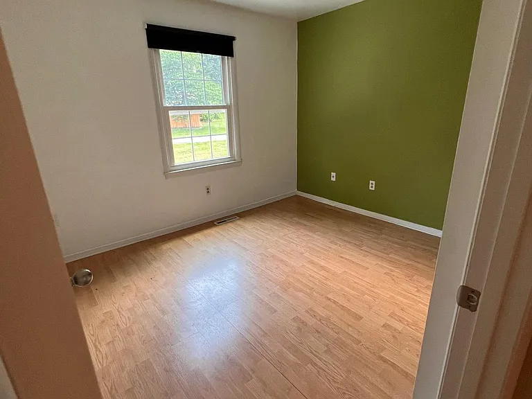 2803 Newton Ct — Photo 3