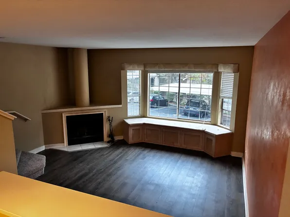 4160 178th Ln SE APT 3, Bellevue, WA 98008