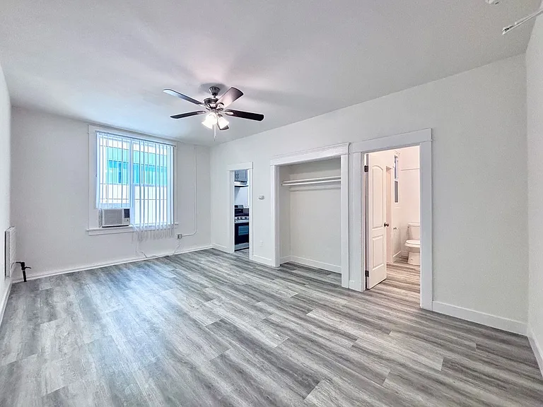 341 S Alvarado Street — Photo 2