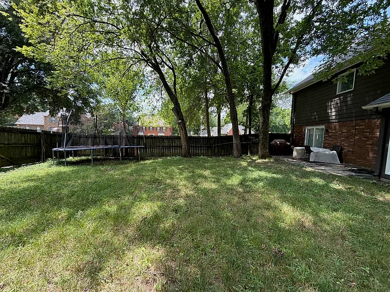 2910 Foster Dale Cv — Photo 38