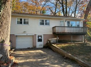 111 Mohawk Trl, Ringwood, NJ 07456