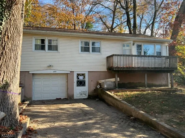 111 Mohawk Trl, Ringwood Boro, NJ 07456