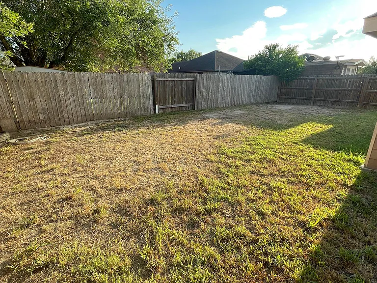 4405 Thunderbird Ave — Photo 80