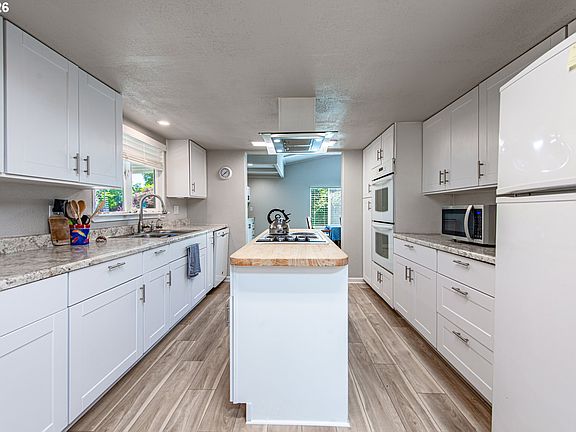 4th image of 1600 Rhododendron Dr Space 407
