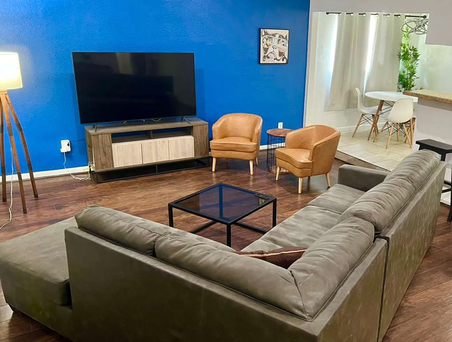 3 bed, 2.0 bath, $4,862 — Photo 1