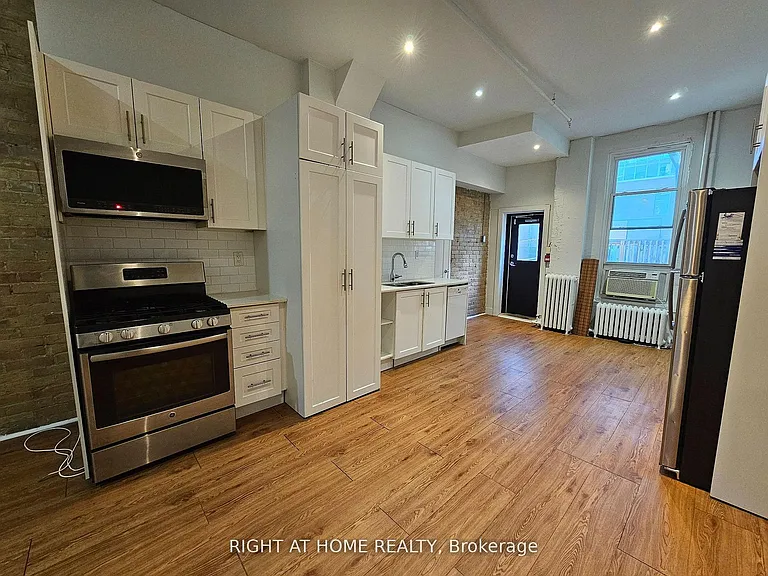 437 Spadina Ave #2 — Photo 3