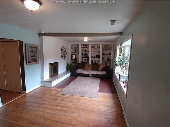3rd image of 552 Stewart Park