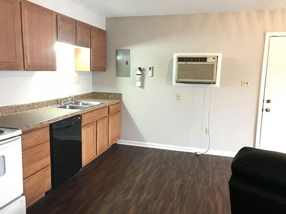 1st image of 210 Marion St APT 4