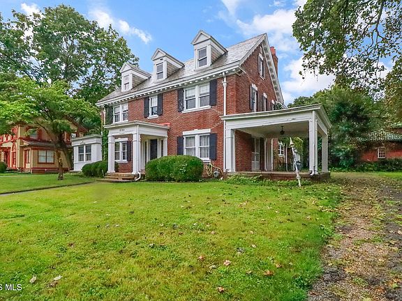 3rd image of 2125 Mount Vernon Ave