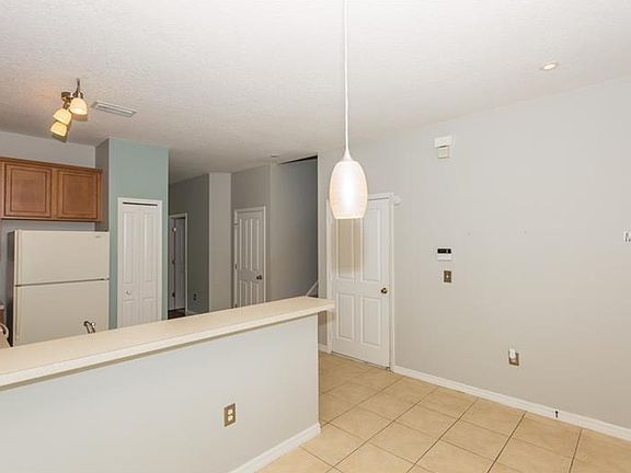 5th image of 2081 Winterset Dr