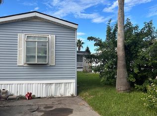 520 W Clam Cir, Port Isabel, TX 78578
