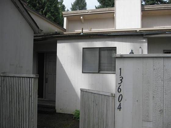 1st image of 13604 NE Regents Dr